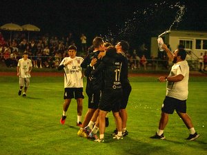 Jubelndes brasilianisches Team